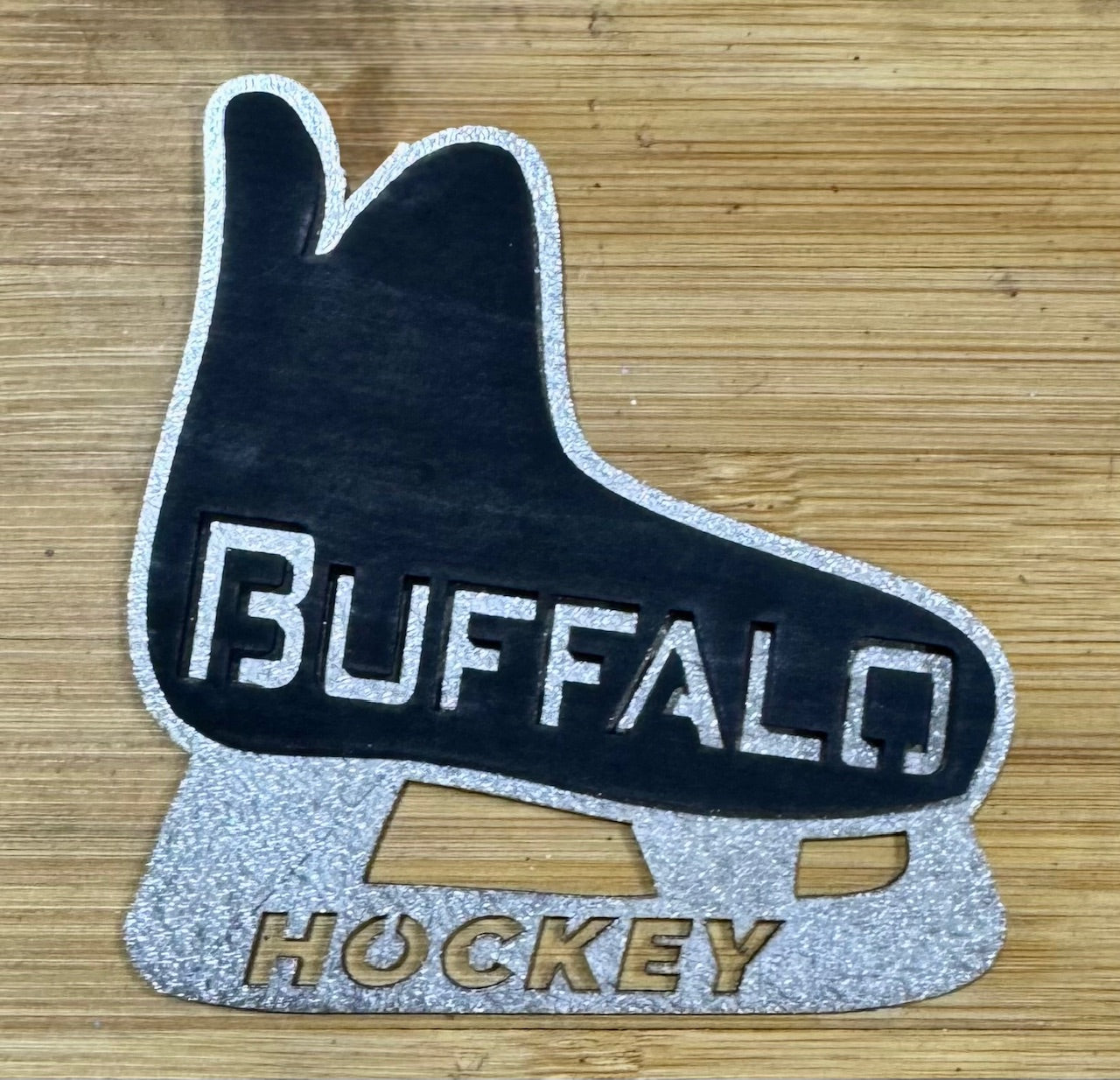 Hockey skate magnet